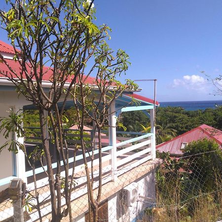 Appartement Maison chaleureuse avec vue sur mer à Terre-De-Haut Chambre photo