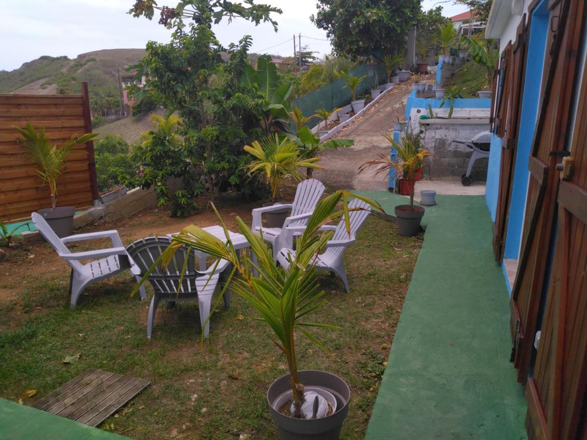 Appartement Maison chaleureuse avec vue sur mer à Terre-De-Haut Extérieur photo