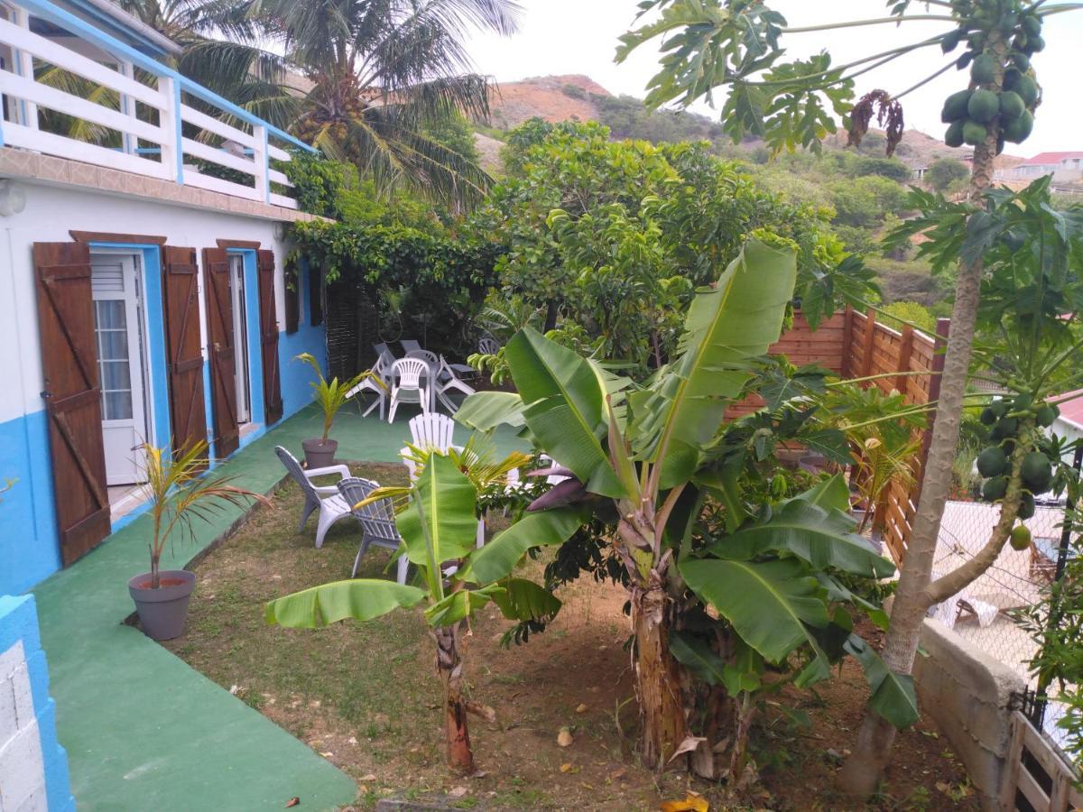 Appartement Maison chaleureuse avec vue sur mer à Terre-De-Haut Extérieur photo